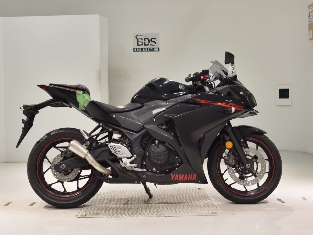 Yamaha YZF-R25A 2015