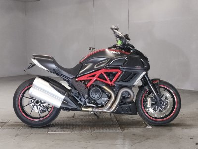 Ducati DIAVEL CARBON 2011