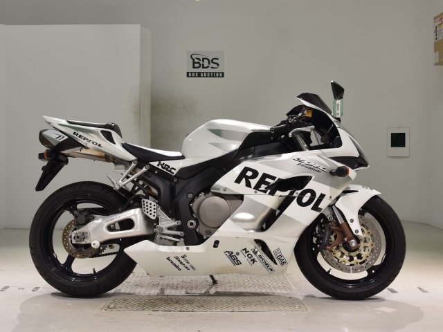 Honda CBR1000RR 2004