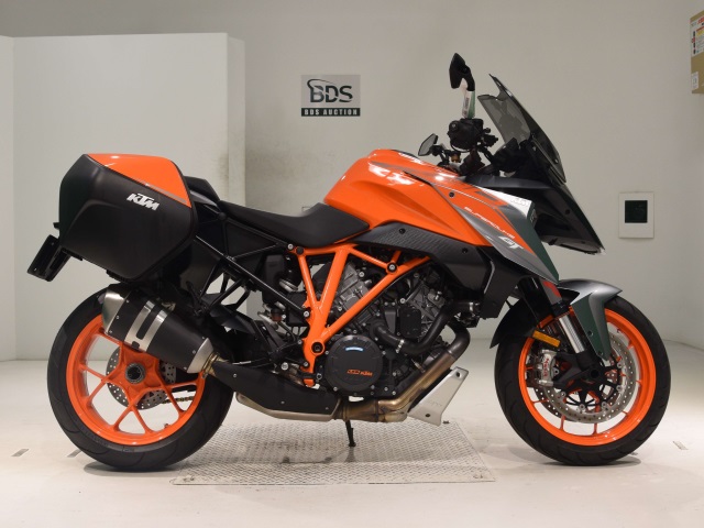 KTM 1290 SUPERDUKE GT 2019