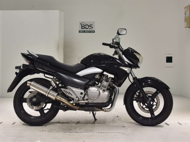 Suzuki GSR250
