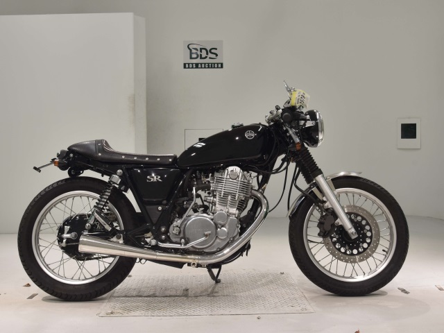 Yamaha SR400 2019