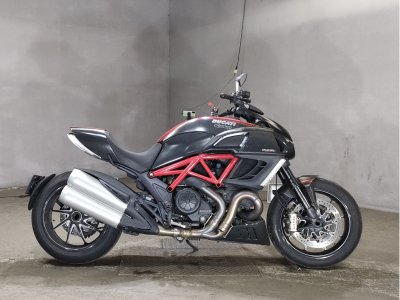 Ducati DIAVEL CARBON 2011