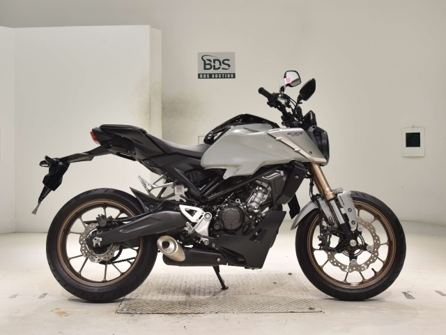 Honda CB125R 2021