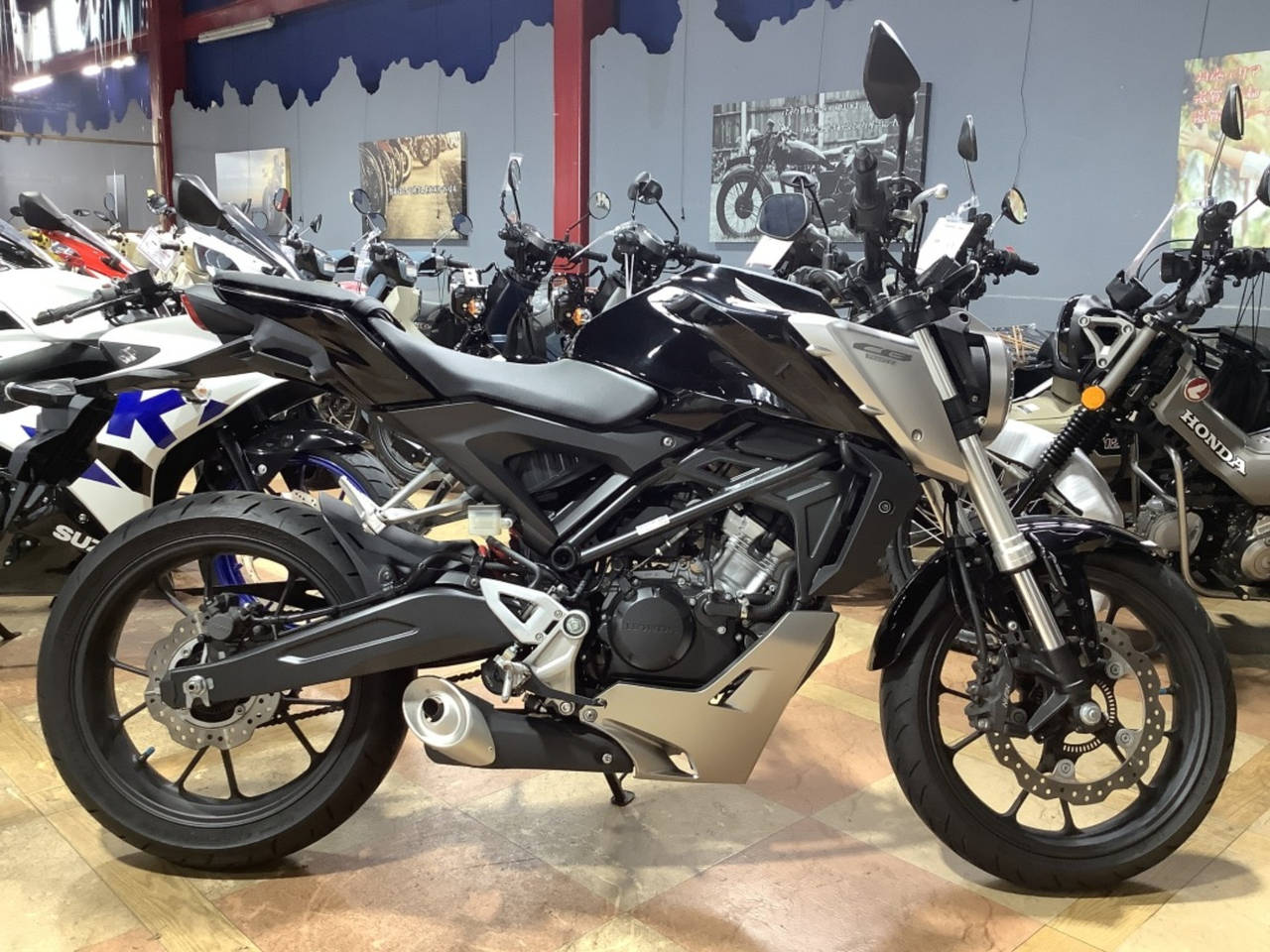 Honda CB125R 2018
