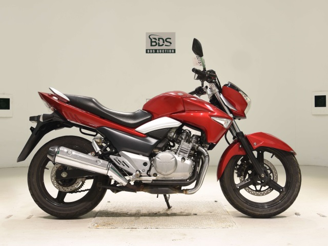 Suzuki GSR250