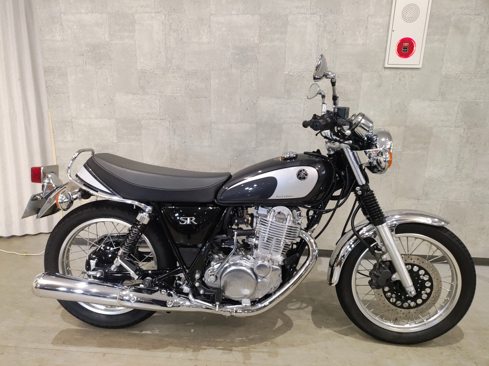Yamaha SR400 2022