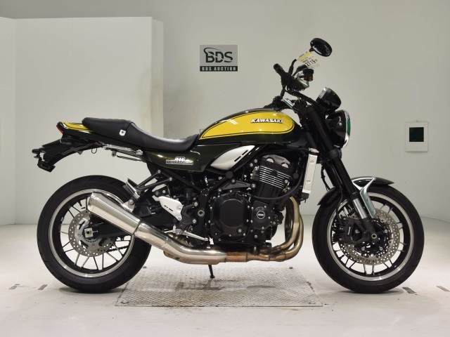 Kawasaki Z900RS 2024