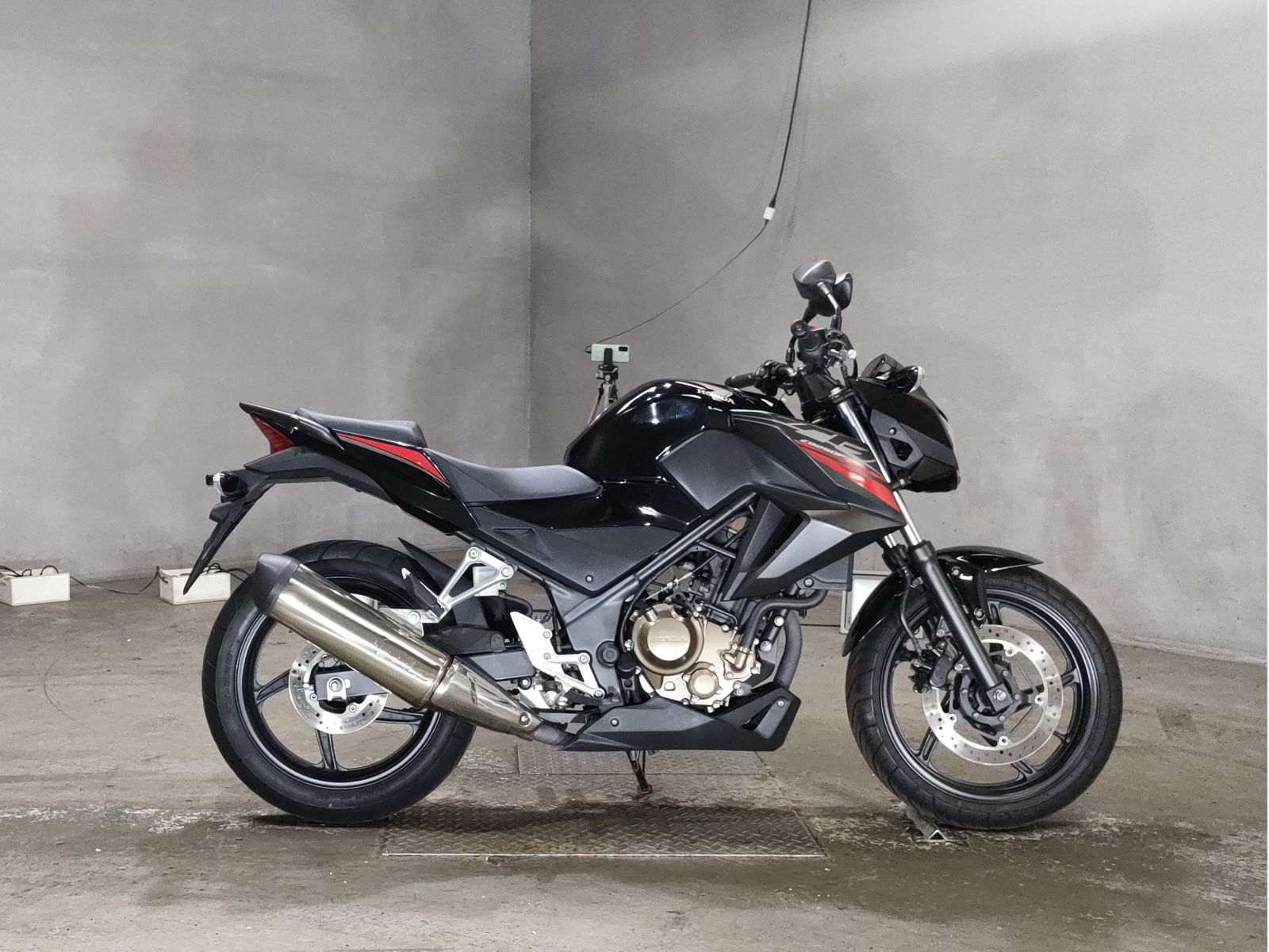 Honda CB250 2017