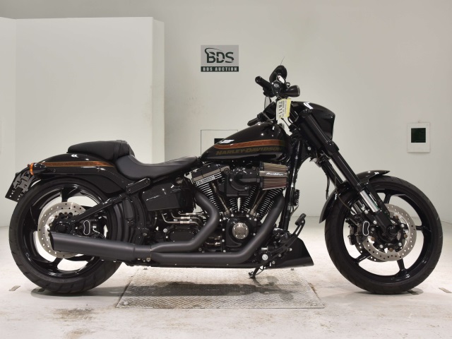 HD BREAKOUT FXSB1800 2016