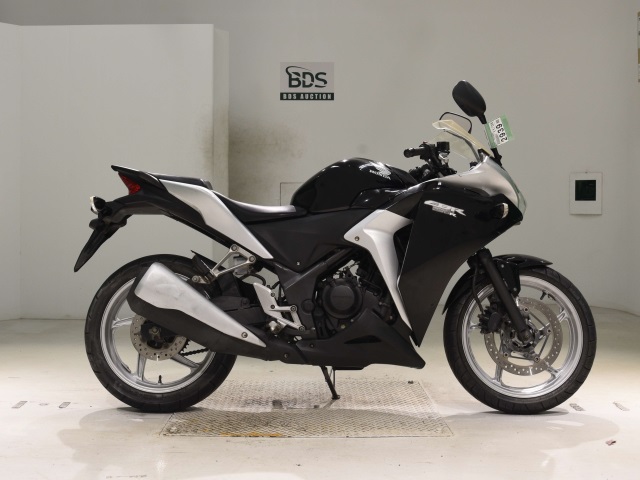 Honda CBR250R 2011