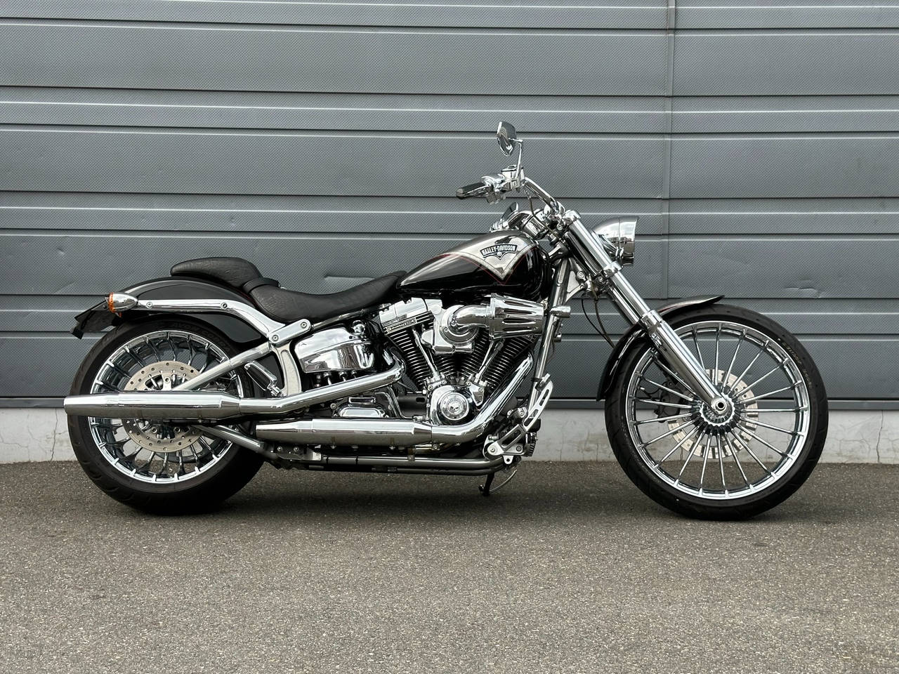 HD BREAKOUT FXSB1800 2013