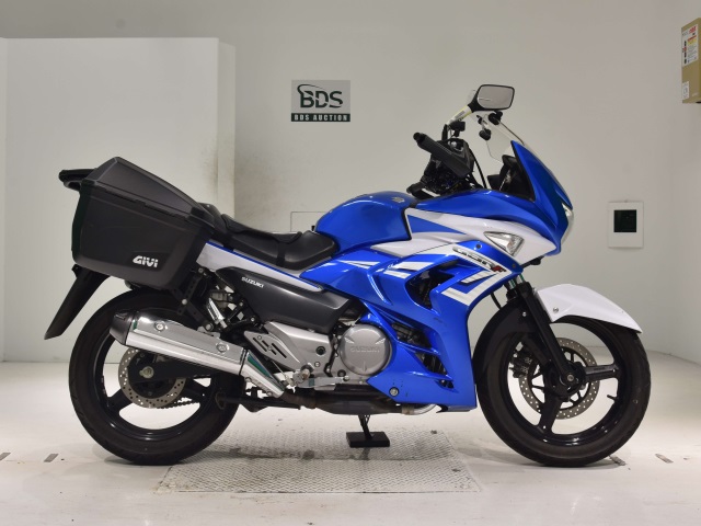 Suzuki GSR250F