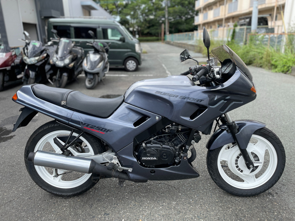 Honda VT250F XELVIS 1986