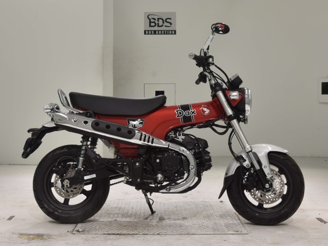 Honda DAX125 2022