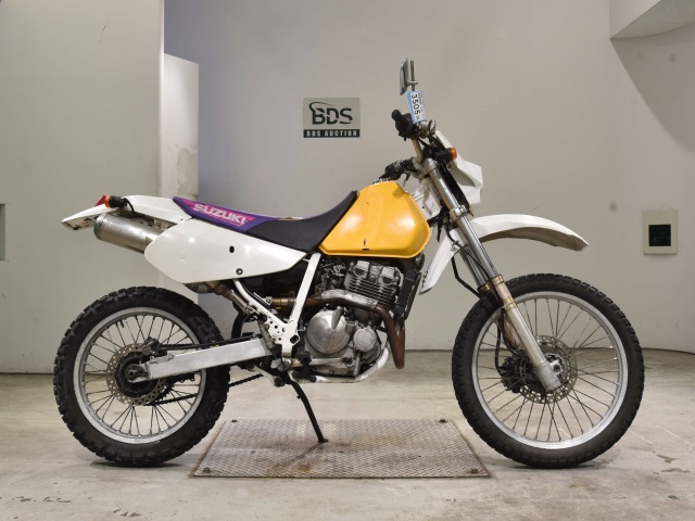 Suzuki DR250R
