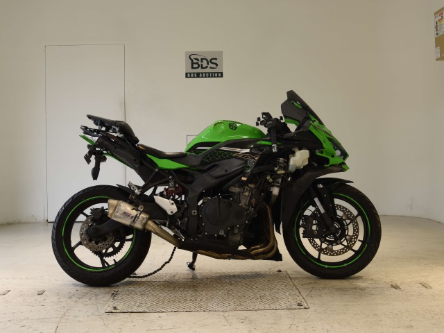 Kawasaki NINJA ZX-25R KRT 2021