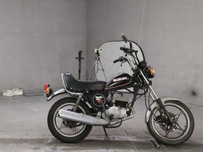 Suzuki MOMO-TAN