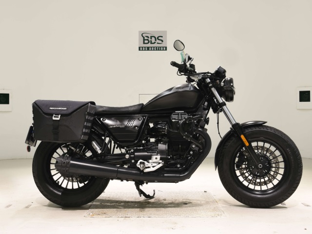 Moto Guzzi V9 BOBBER 2022