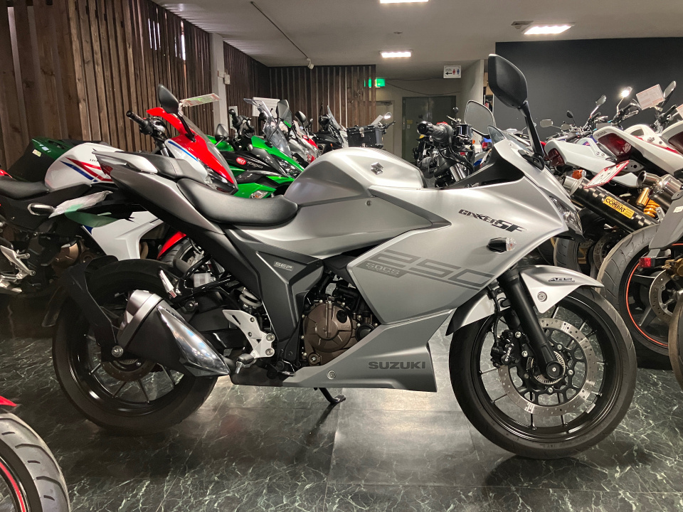 Suzuki GIXXER SF250