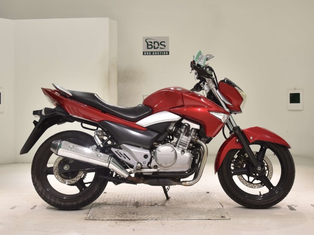 Suzuki GSR250