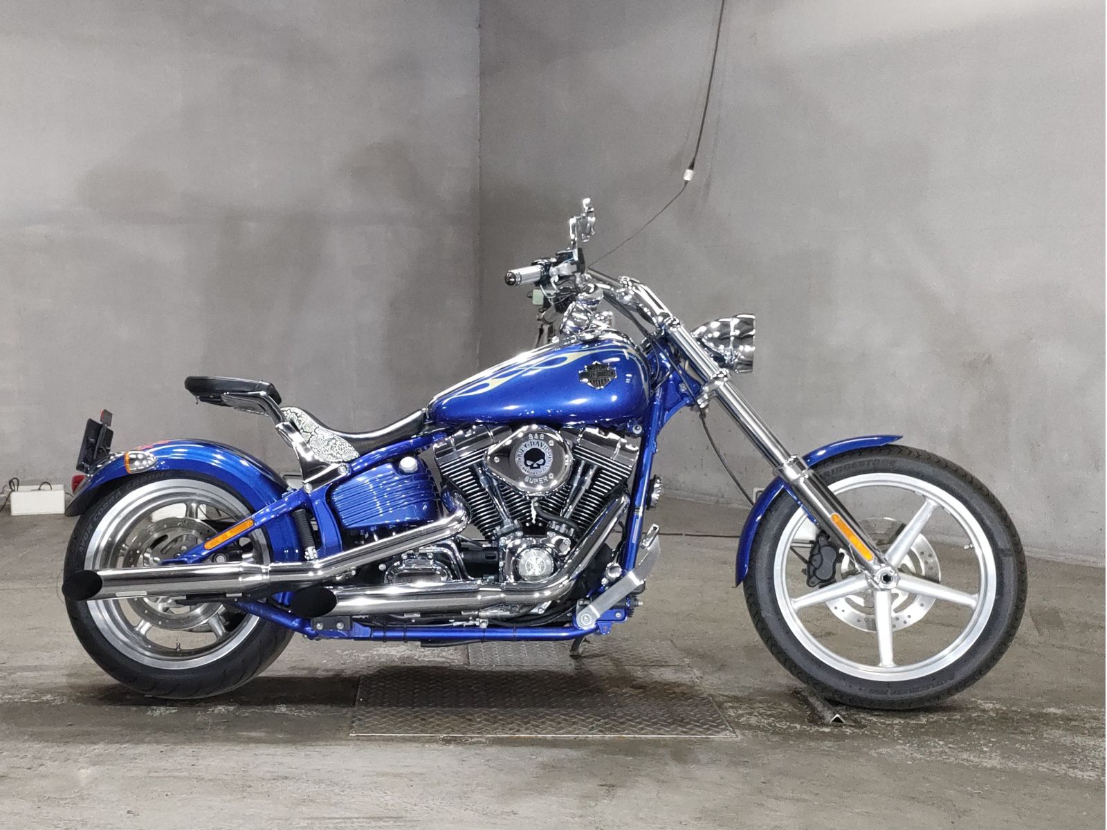 HD ROCKER C FXCWC1580 2009