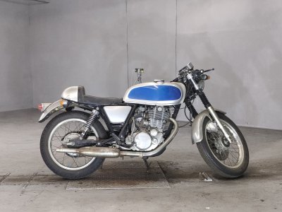 Yamaha SR400
