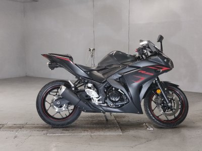 Yamaha YZF-R25 2017