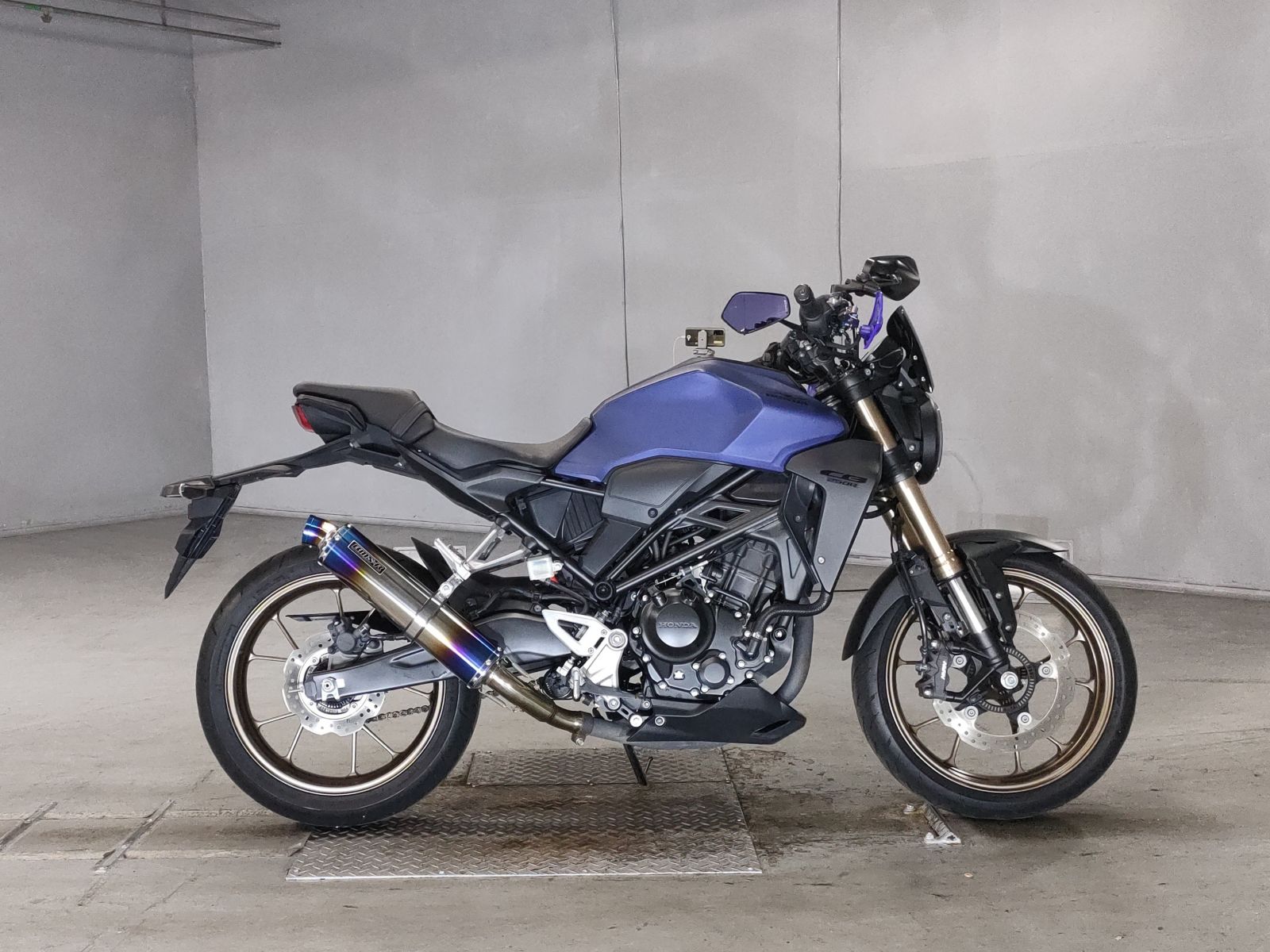 Honda CB250R 2019