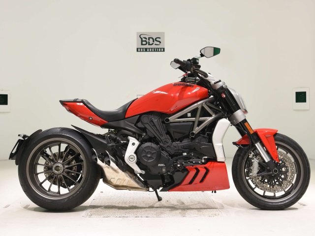 Ducati X DIAVEL 2016