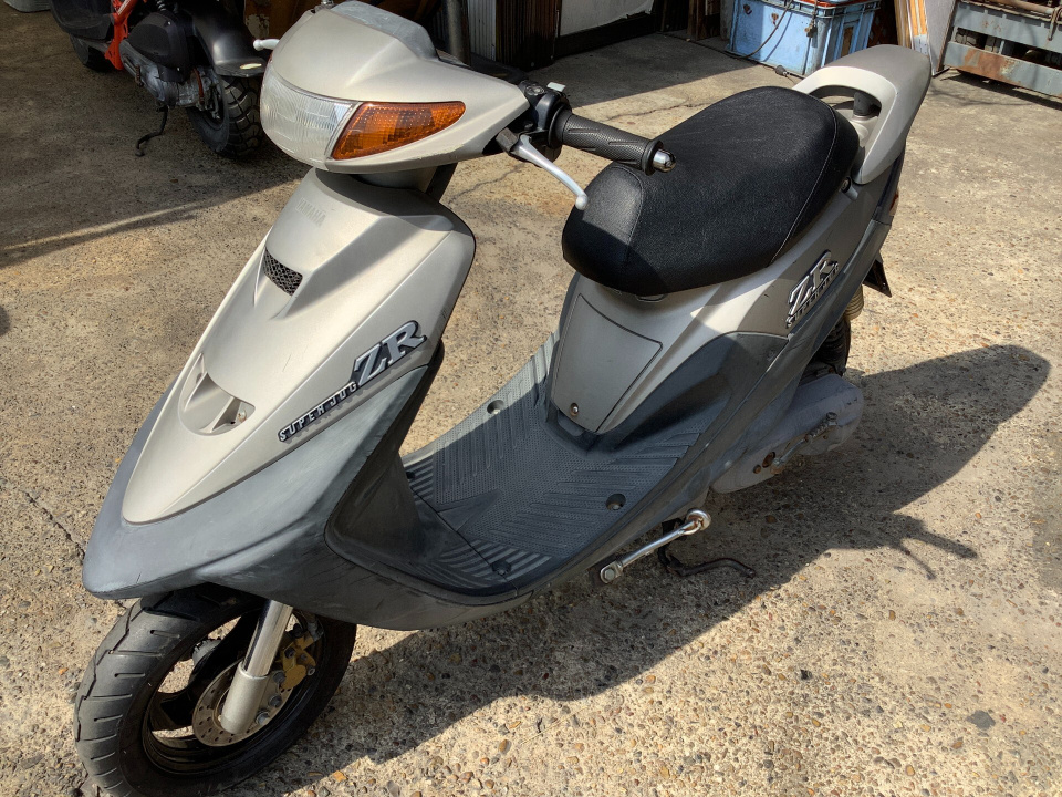 Yamaha superjog zr 2000