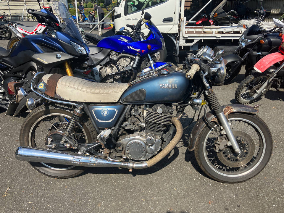Yamaha SR400 2020