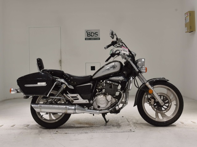 Suzuki GZ150A 2012