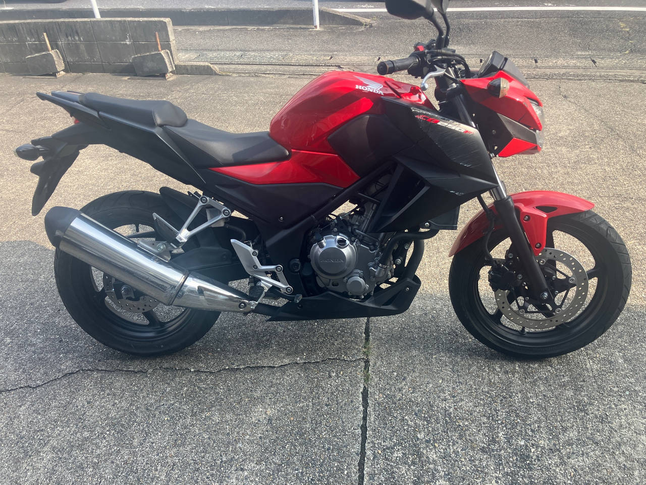 Honda CB250 2016