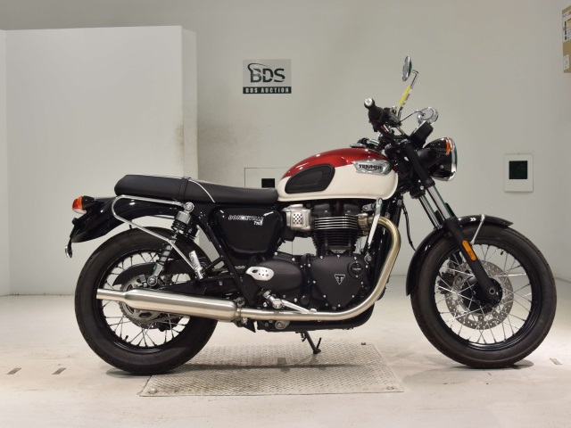 Triumph BONNEVILLE T100 2021
