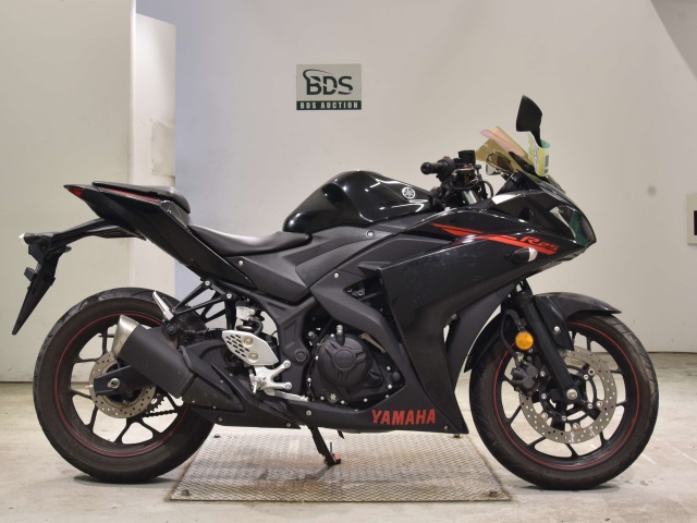 Yamaha YZF-R25 2015
