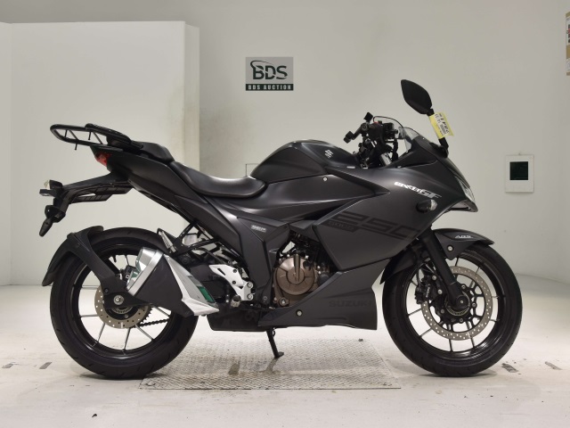 Suzuki GIXXER250SF