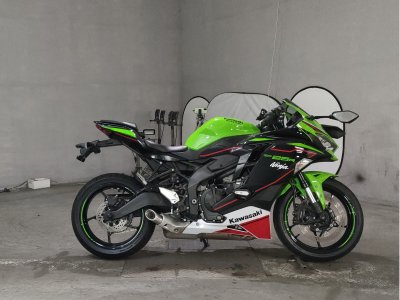Kawasaki NINJA ZX-25R KRT 2022