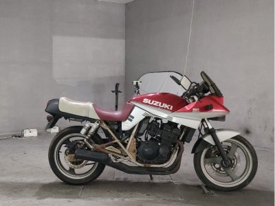 Suzuki GSX250S KATANA