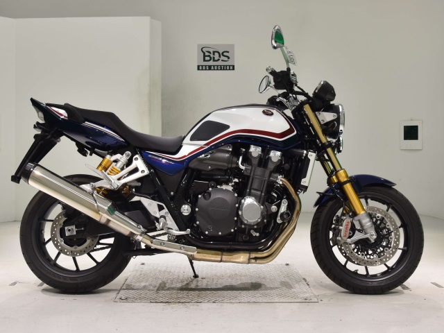 Honda CB1300SF 2022