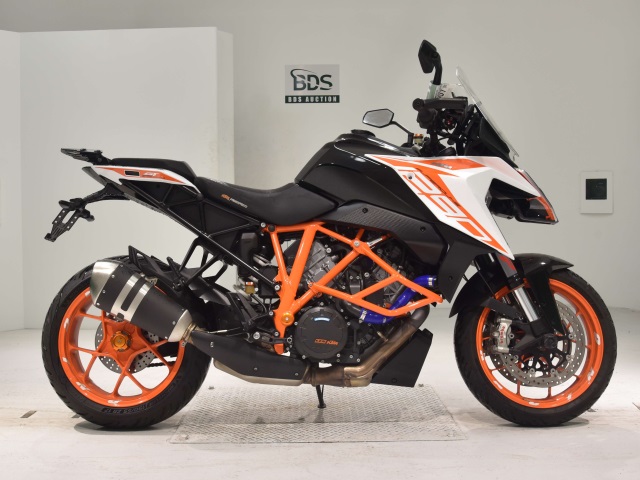 KTM 1290 SUPERDUKE GT 2019