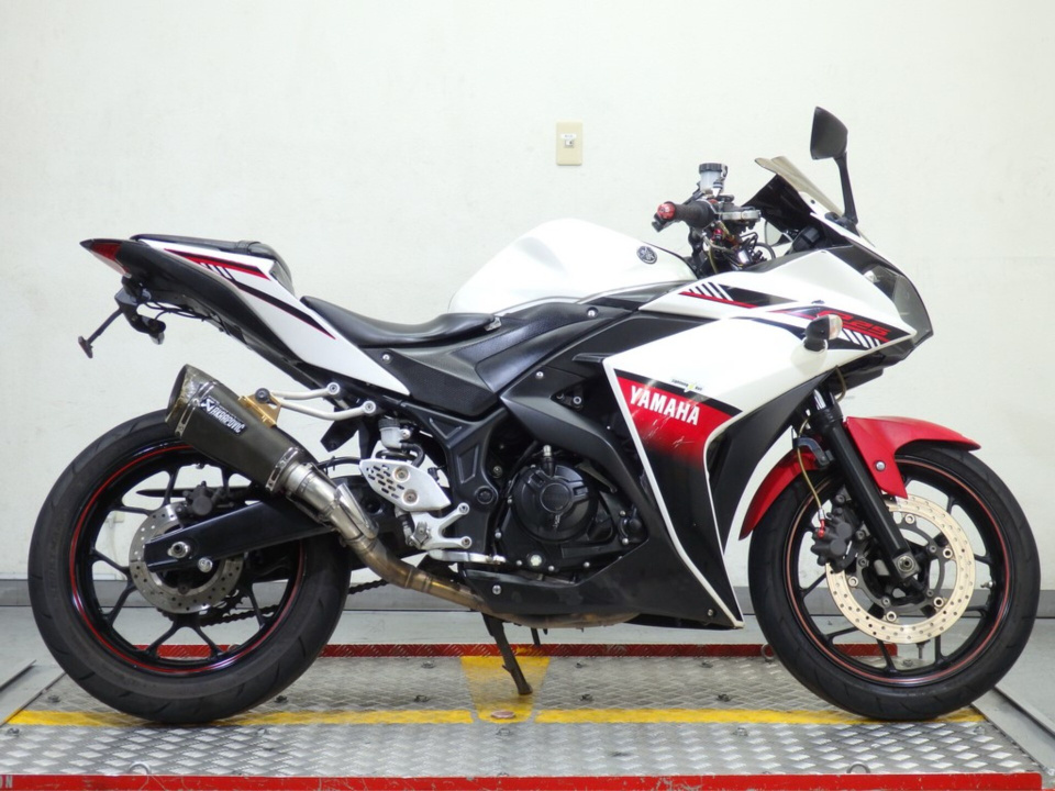 Yamaha YZF-R25 2016