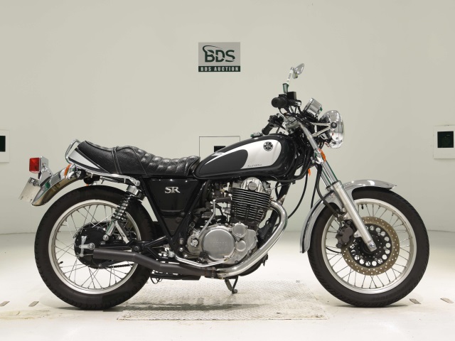 Yamaha SR400 2022