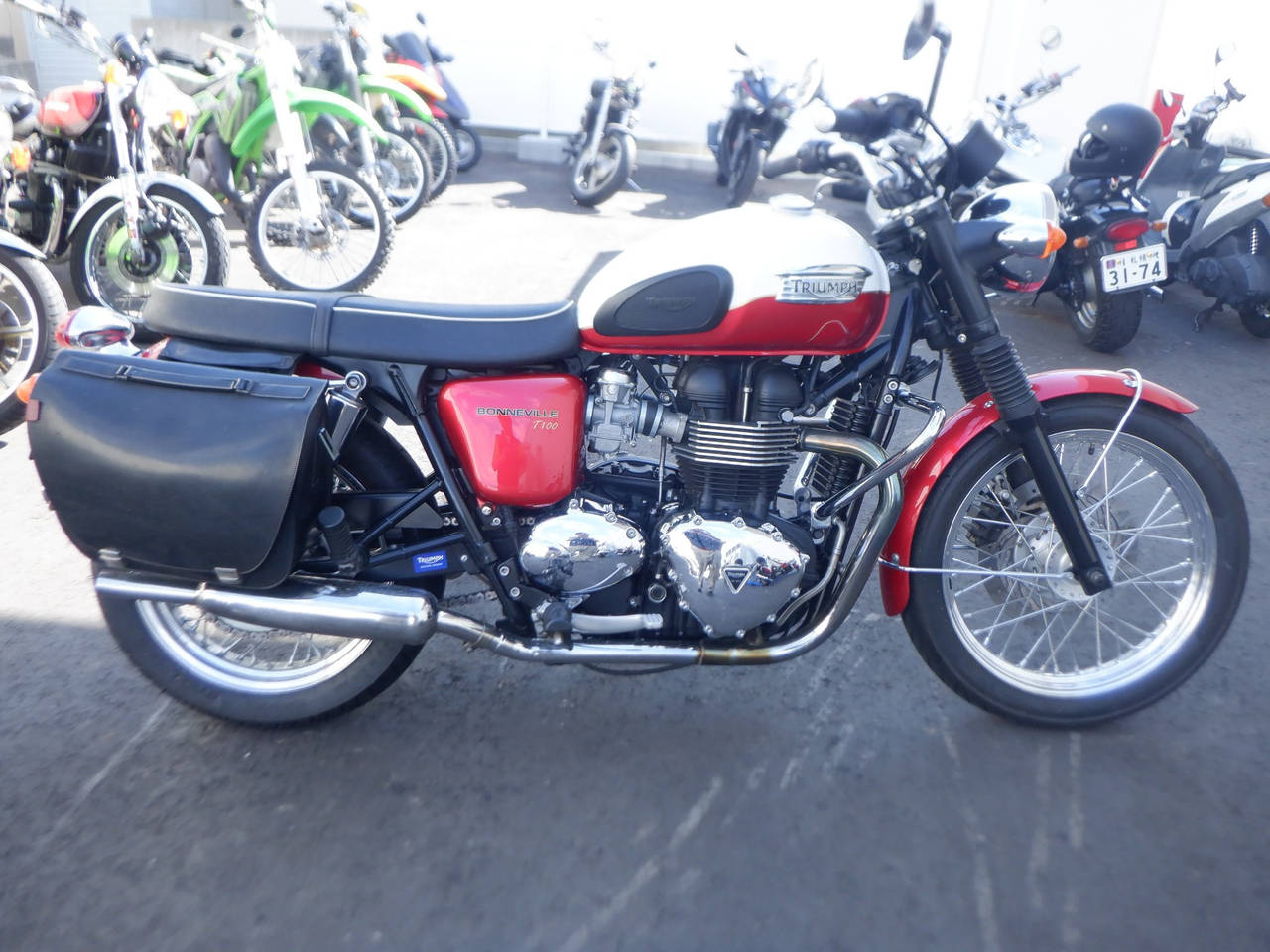 Triumph BONNEVILLE T100 2013
