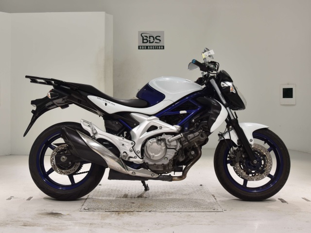 Suzuki GLADIUS SFV400 2010