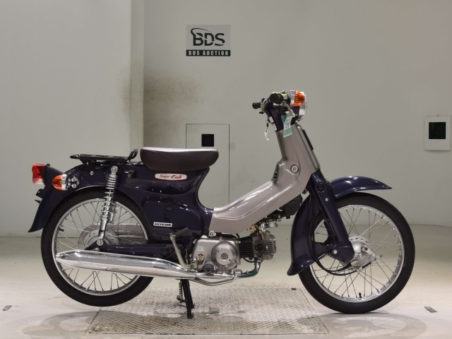 Honda C50 2002