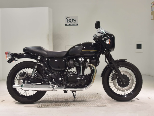 Kawasaki W800 2022
