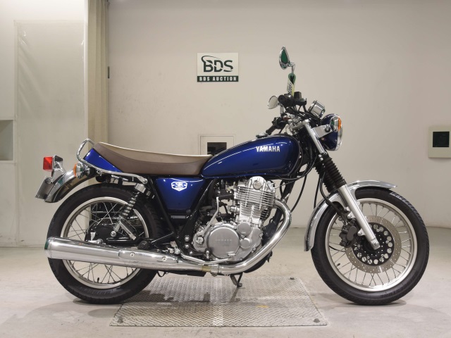 Yamaha SR400 2021