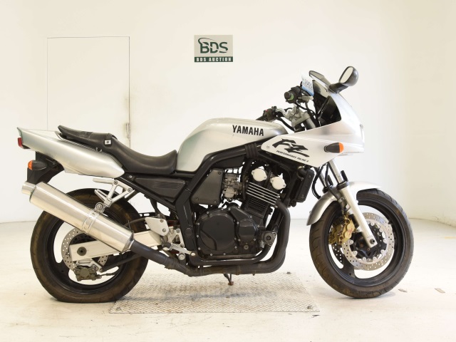 Yamaha FZ400 1997