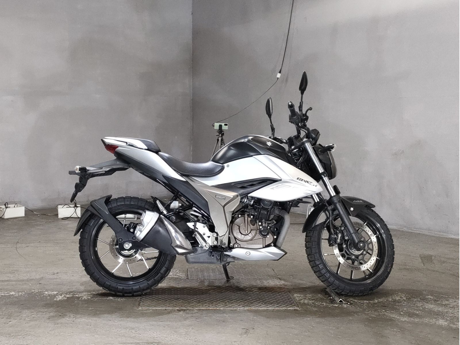 Suzuki GIXXER250